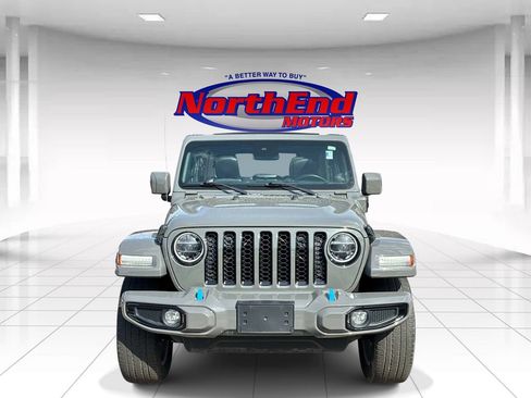 Used 2022 Jeep Wrangler Unlimited Sahara AWD/4WD image 2