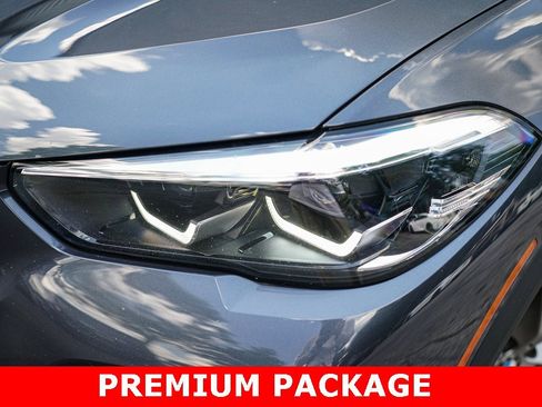 Used 2022 BMW X5 xDrive40i w/ Premium Package image 3