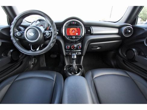 Used 2019 MINI Cooper 2-Door Hardtop FWD image 10