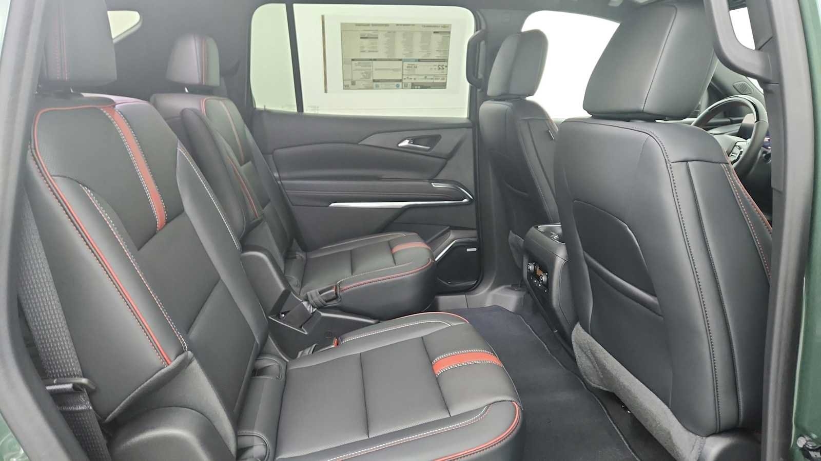 New 2027 Chevrolet Traverse RS FWD image 31