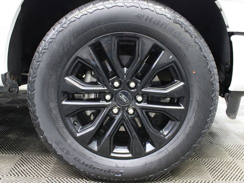 Used 2025 Ford F150 Lariat w/ Equipment Group 502A High AWD/4WD image 13