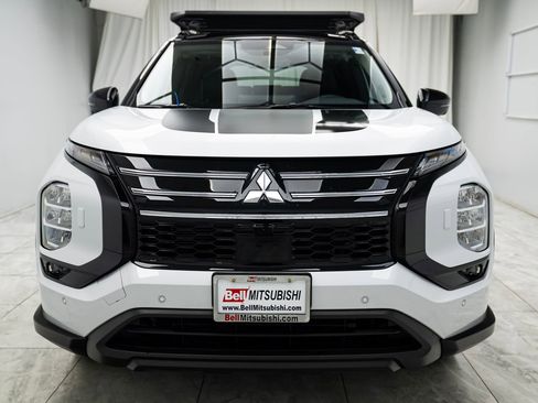 Used 2025 Mitsubishi Outlander Trail Edition image 5