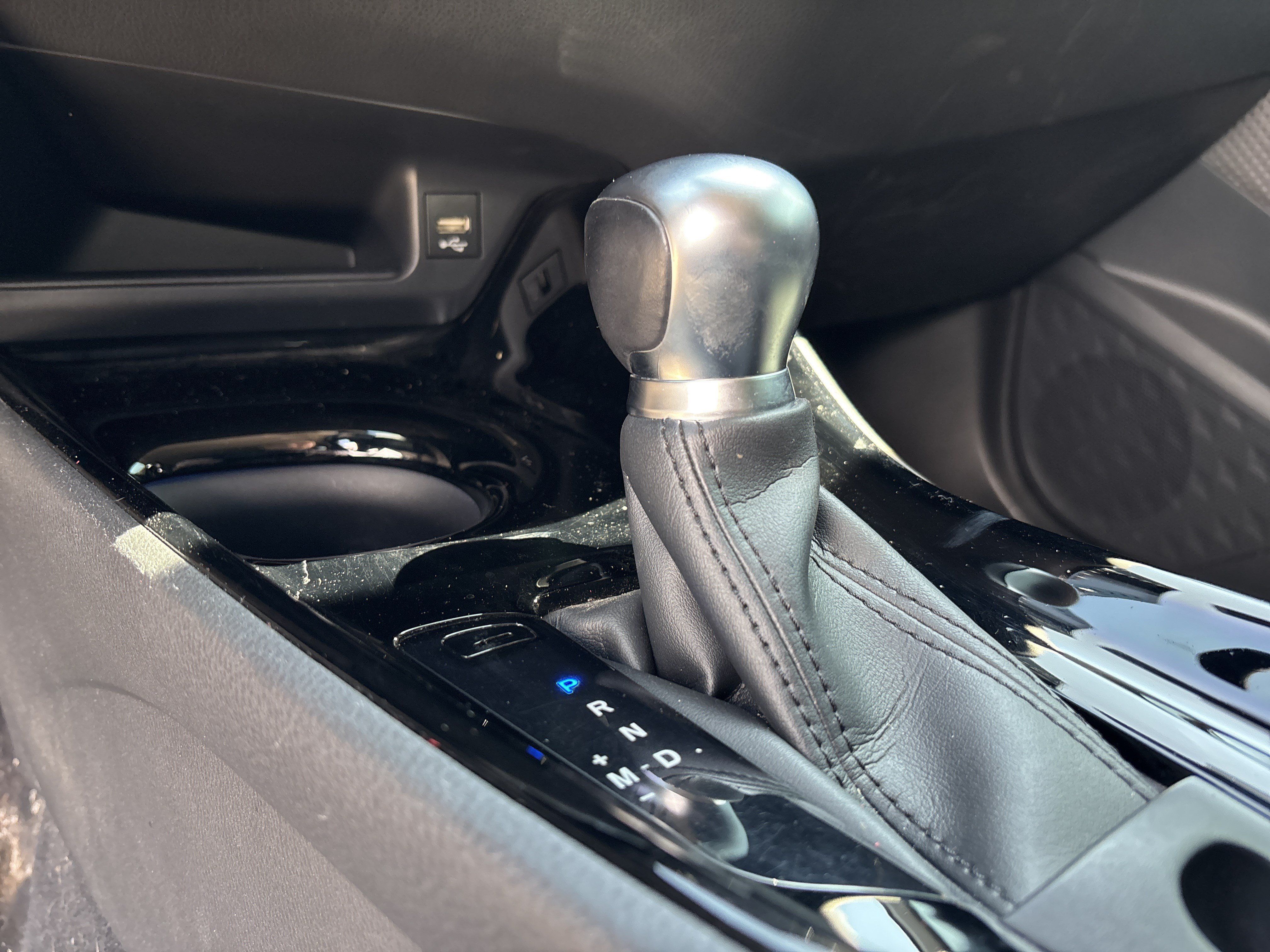 Used 2021 Toyota C-HR Limited FWD image 24
