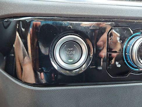 Used 2024 GMC Sierra 1500 Elevation w/ LPO, Elevation Black Package image 20