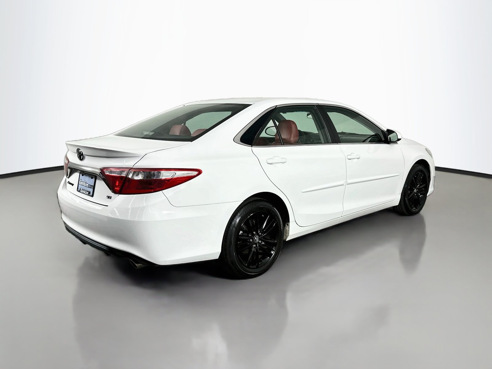Used 2017 Toyota Camry SE w/ Protection Package (Q2) FWD image 8