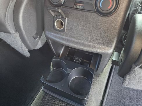 Used 2013 Ford Explorer XLT FWD image 38