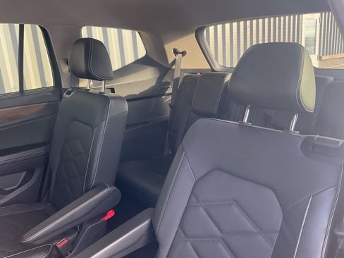 Used 2024 Volkswagen Atlas SE image 18