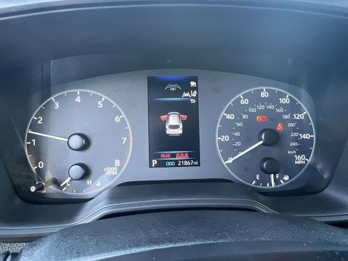 Used 2025 Toyota Corolla Cross LE image 12