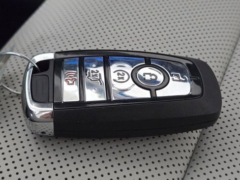 New 2026 Lincoln Nautilus Premier AWD/4WD image 27