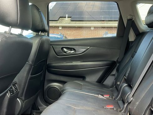 Used 2016 Nissan Rogue SL w/ SL Premium Package image 22