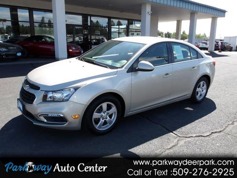 Used 2015 Chevrolet Cruze LT image 1