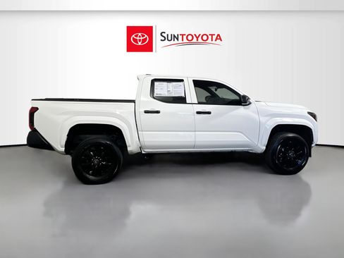 Used 2025 Toyota Tacoma SR AWD/4WD image 2