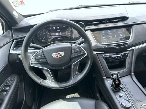 Certified 2023 Cadillac XT5 Premium Luxury w/ Technology Package AWD/4WD image 16