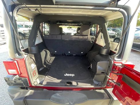 Used 2013 Jeep Wrangler Unlimited Sport image 36