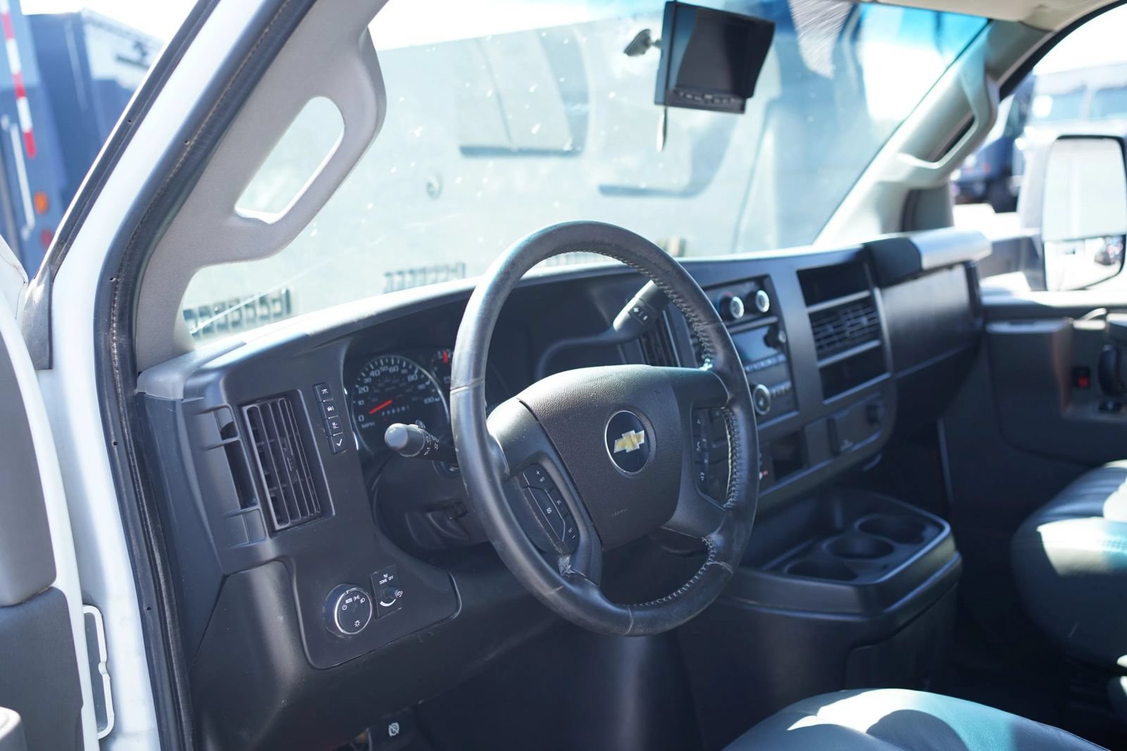 Used 2023 Chevrolet Express 3500 w/ Power Convenience Package RWD image 17
