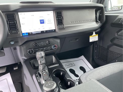 New 2026 Ford Bronco 2-Door AWD/4WD image 31