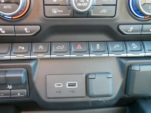 Used 2021 Chevrolet Silverado 1500 LT Trail Boss w/ Convenience Package II AWD/4WD image 24