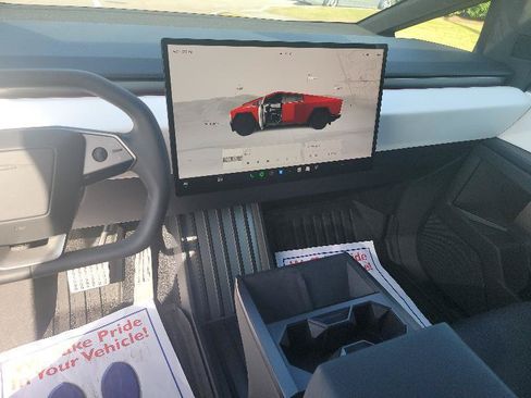 Used 2024 Tesla Cybertruck AWD Crew Cab image 20