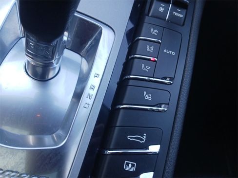 Used 2013 Porsche Panamera S image 26