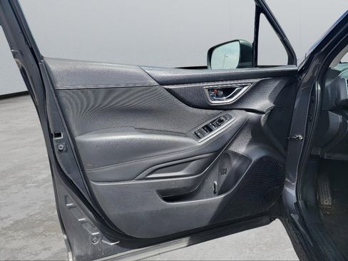 Used 2022 Subaru Forester Premium image 9