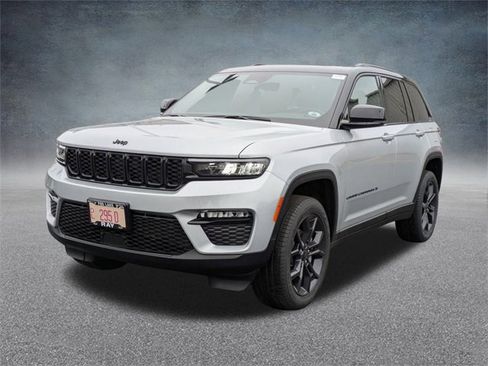 New 2025 Jeep Grand Cherokee Limited w/ Trailer Tow Package image 8