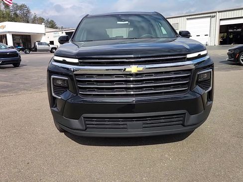 Used 2025 Chevrolet Traverse LT image 17