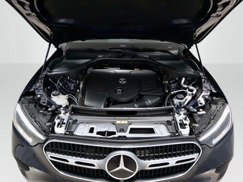 Used 2023 Mercedes-Benz GLC 300 4MATIC image 10