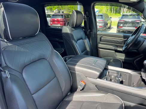 Used 2025 RAM 1500 Limited AWD/4WD image 18