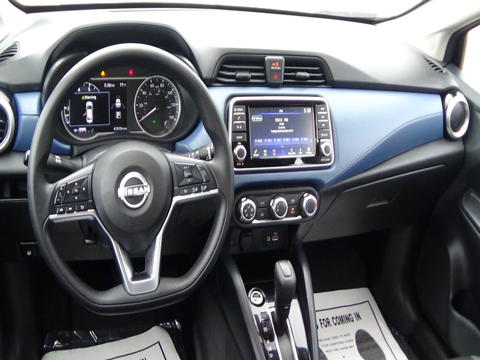 Used 2025 Nissan Versa SV FWD image 12