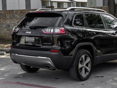 Used 2021 Jeep Cherokee Limited w/ Mopar Interior Package image 17