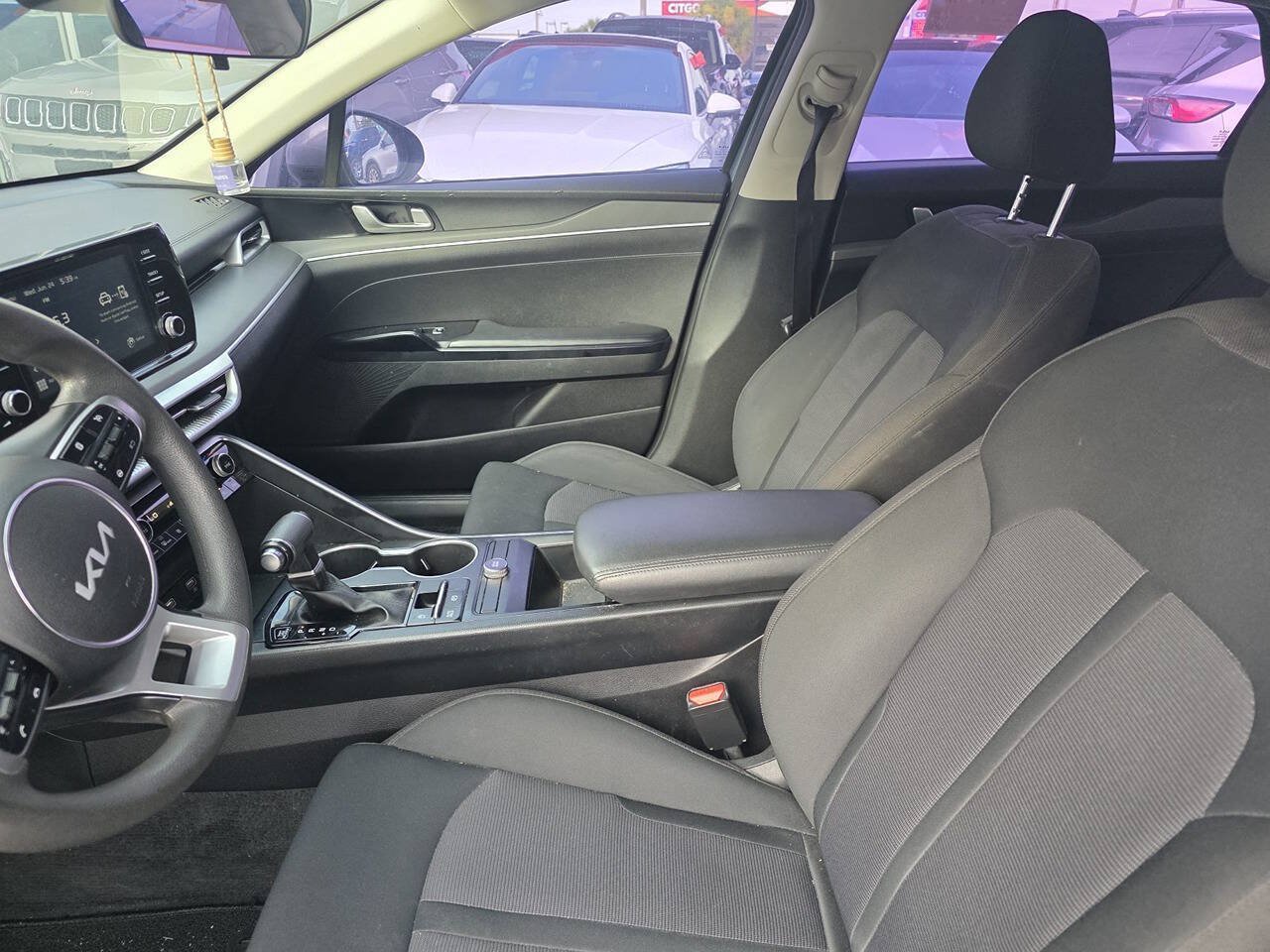 Used 2022 Kia K5 LX FWD image 11