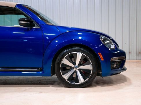 Used 2013 Volkswagen Beetle 2.0T image 11
