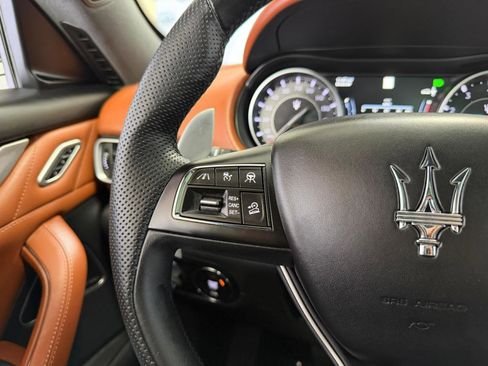 Used 2023 Maserati Levante GT AWD/4WD image 36