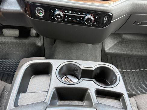Used 2024 Chevrolet Silverado 1500 RST AWD/4WD image 19