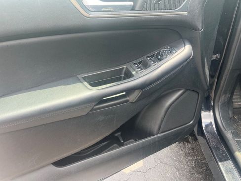 Used 2024 Ford Edge SEL AWD/4WD image 9