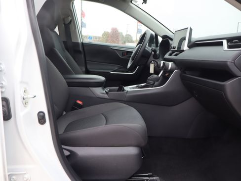 Used 2025 Toyota RAV4 LE image 12