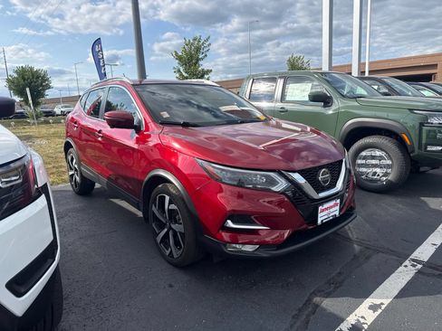 Used 2021 Nissan Rogue Sport SL w/ Premium Package AWD/4WD image 1