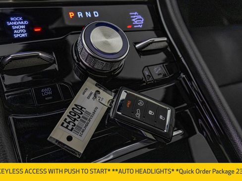 Used 2023 Jeep Grand Cherokee Overland w/ Adv Protech Group III image 13