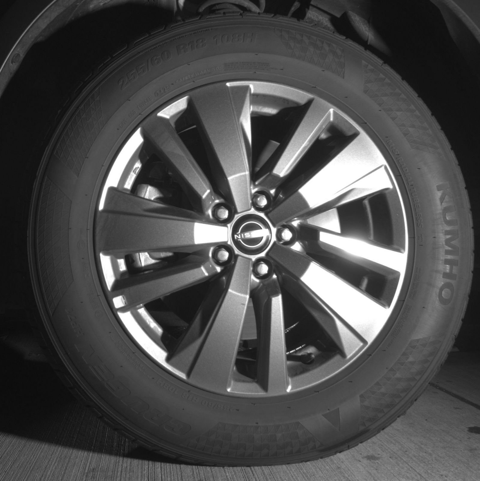 Used 2025 Nissan Pathfinder SV AWD/4WD image 13