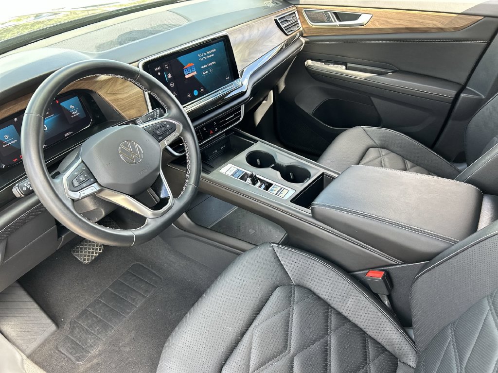 Used 2025 Volkswagen Atlas SE FWD image 10