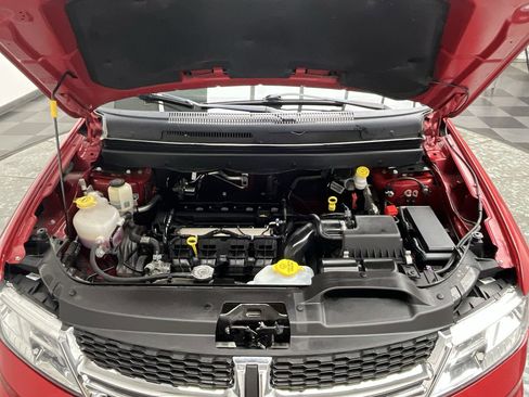 Used 2019 Dodge Journey SE image 24