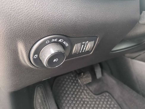 Used 2023 Jeep Compass Latitude w/ Convenience Group AWD/4WD image 34