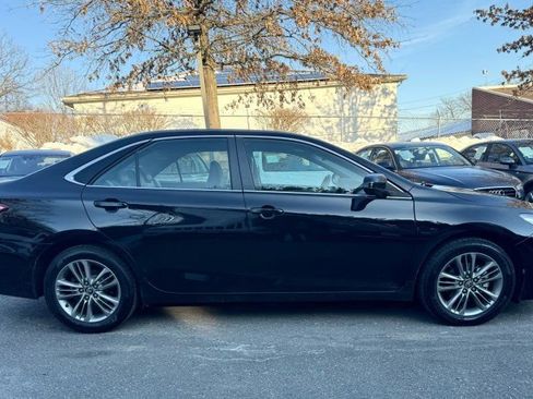 Used 2017 Toyota Camry SE image 8