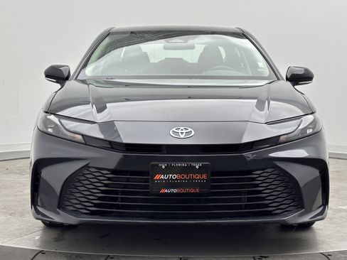 Used 2025 Toyota Camry LE FWD image 2
