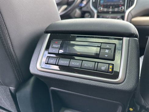 Used 2019 Subaru Ascent Limited image 33