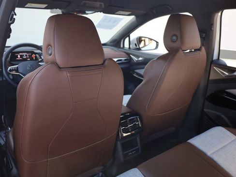 Used 2023 Volkswagen ID.4 Pro image 18