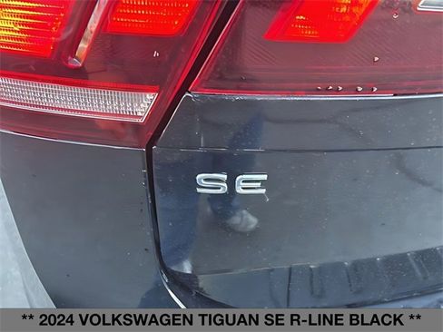 Used 2024 Volkswagen Tiguan SE R-Line image 12