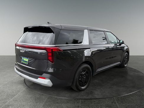 Used 2026 Kia Carnival FWD image 9