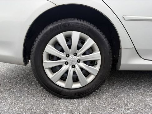 Used 2013 Toyota Corolla LE FWD image 30