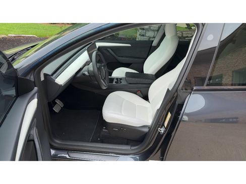 Used 2025 Tesla Model Y Performance AWD/4WD image 4